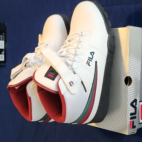 COPY - Men's Fila - Picture 1 of 7